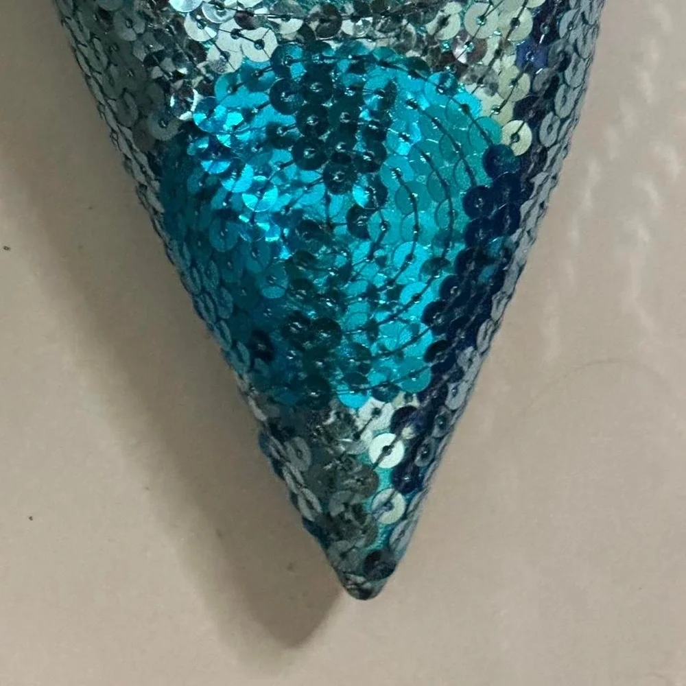 Blue leather blue sequin with polka dots pointy y2k style pump
